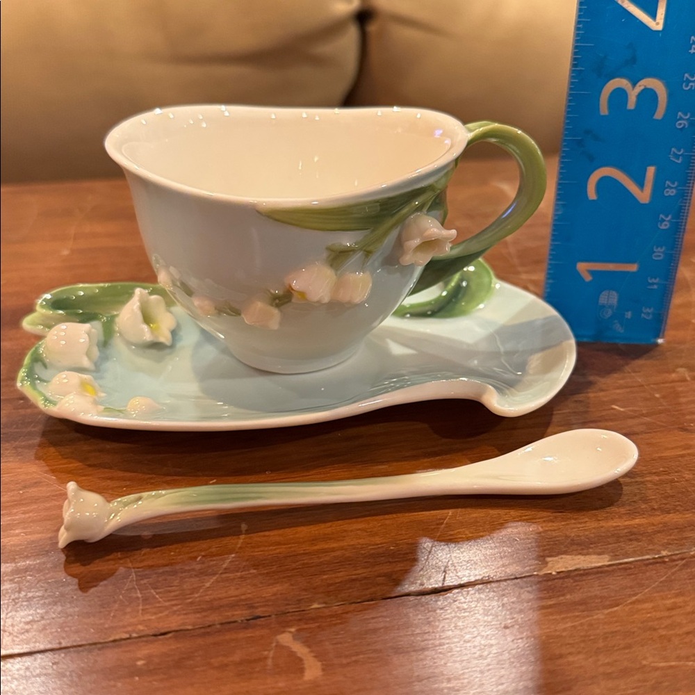 NWOT Two’s Company Teacup Saucer Spoon Set Garden Tea Cottagecore Lily Of Valley - Picture 12 of 13